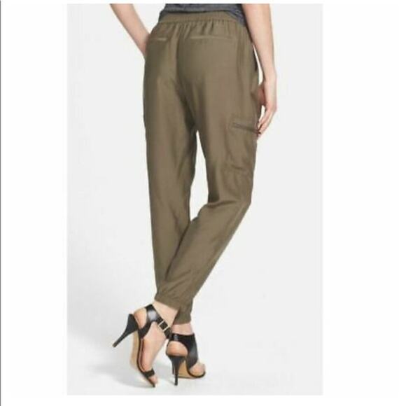Trouve Green Cargo Jogger Pants Size Small - Picture 2 of 5